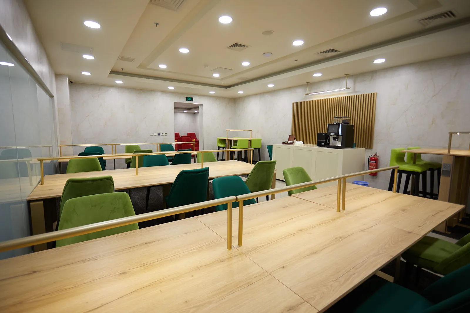 Marhaba Lounge, Международный аэропорт Абейд Амани Каруме: фото 2 из 3