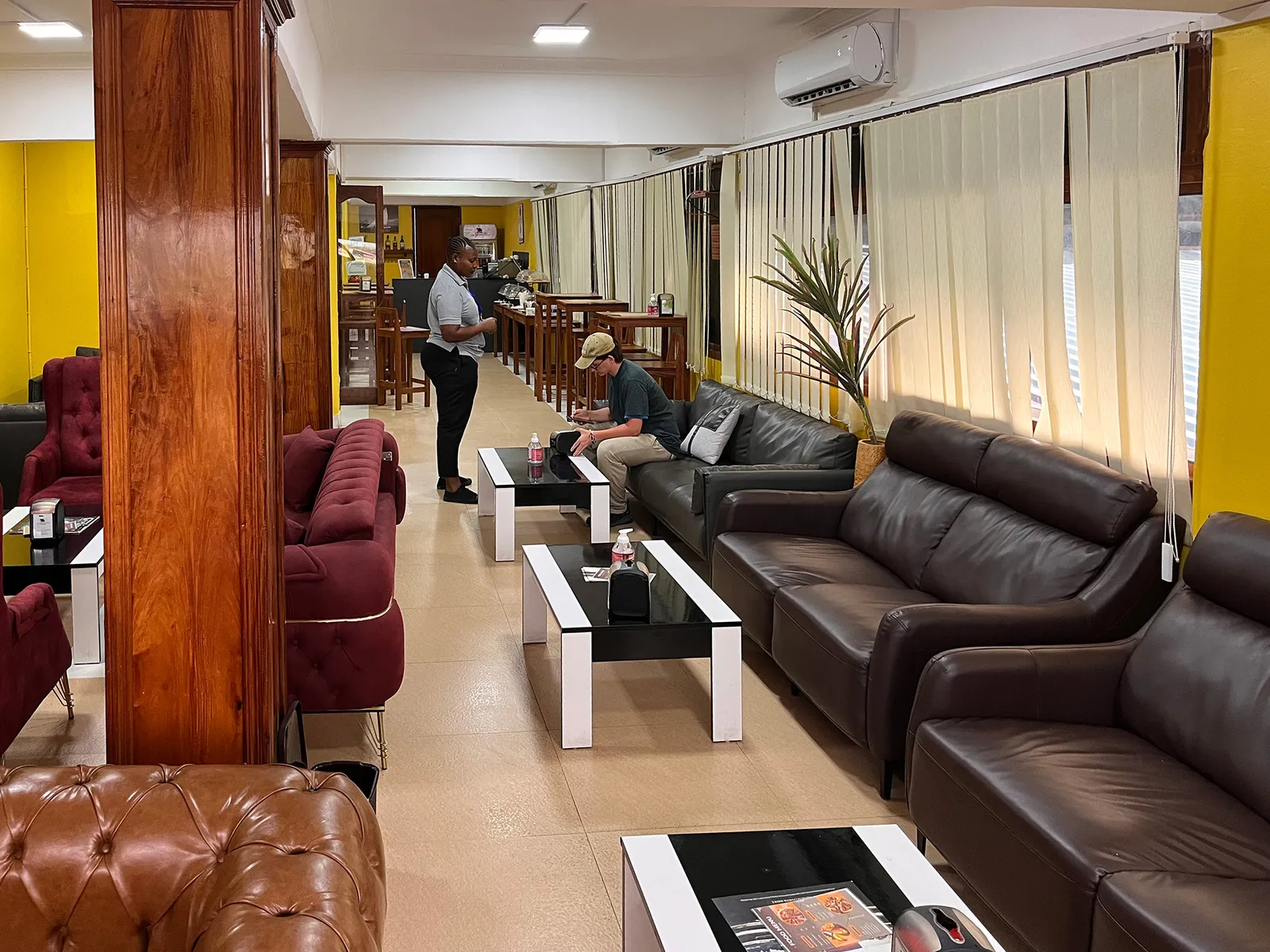 The Premium Lounge, Международный аэропорт Абейд Амани Каруме: фото 2 из 3