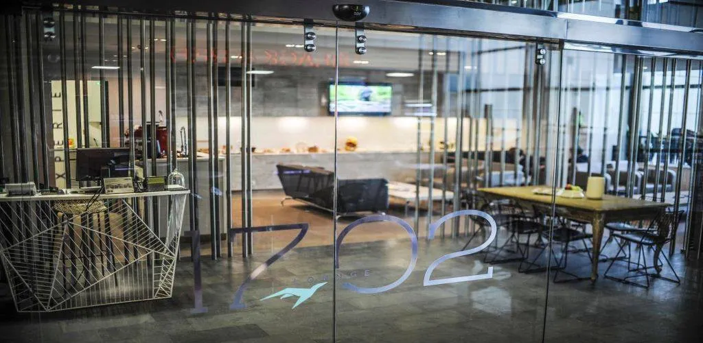 17 02 Lounge, Аэропорт Приштины имени Адема Яшари: фото 1 из 3