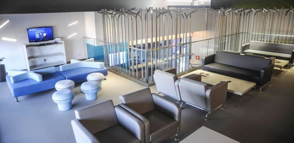 17 02 Lounge, Аэропорт Приштины имени Адема Яшари: фото 3 из 3