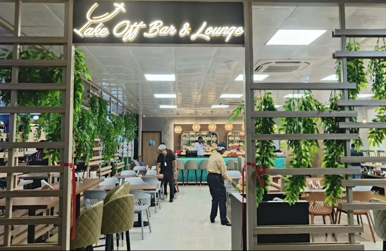 Take Off Bar And Lounge, Багдогра: фото 1 из 3