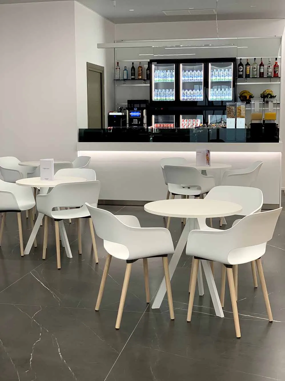 Bussiness lounge Schengen Area, Кальяри Эльмас: фото 1 из 3