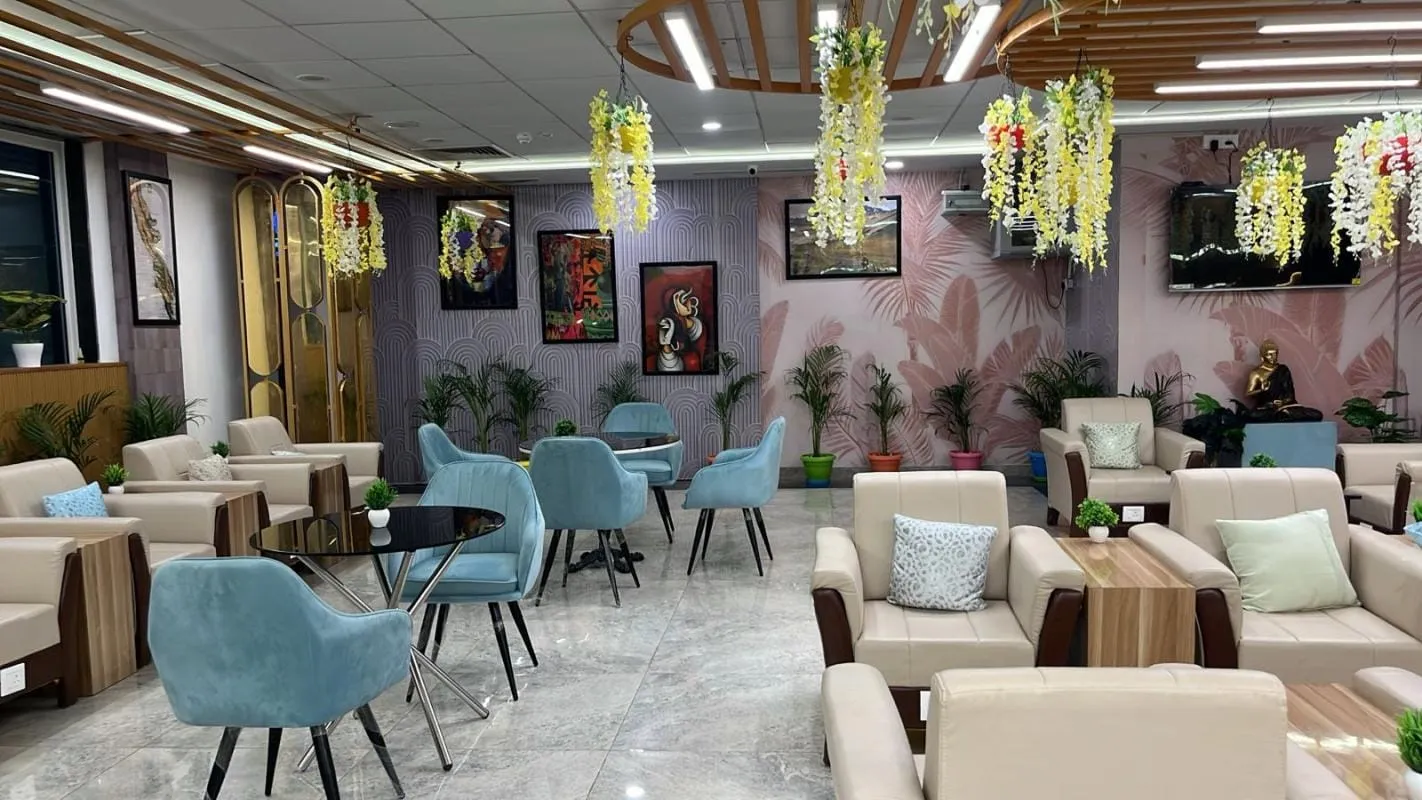 Elevate The Lounge Experience, Деогхар: фото 1 из 3