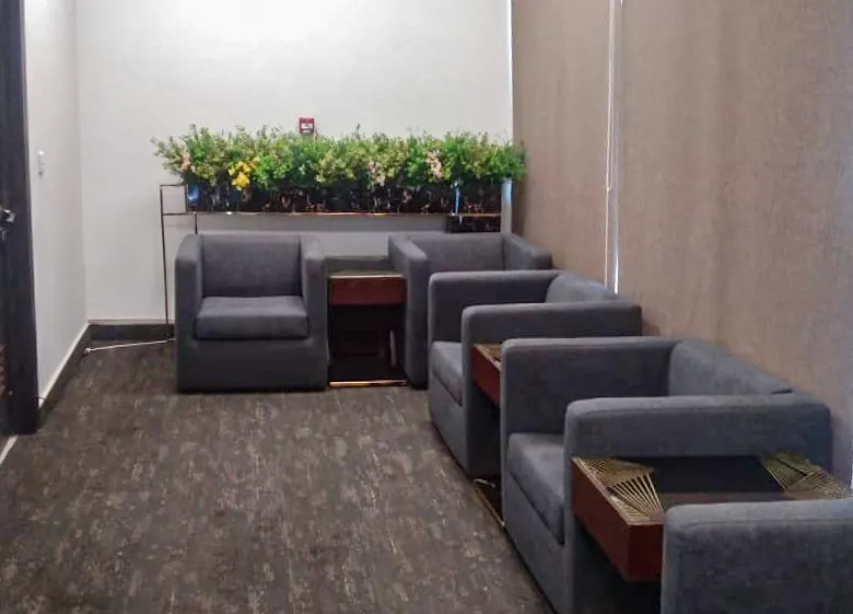 Domestic Prestigio lounge, Фейсалабад: фото 1 из 3