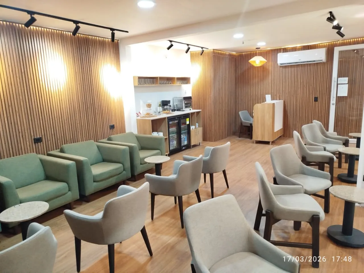 Sala VIP Lounge Leticia, Генерал А. В. Кобо: фото 1 из 2