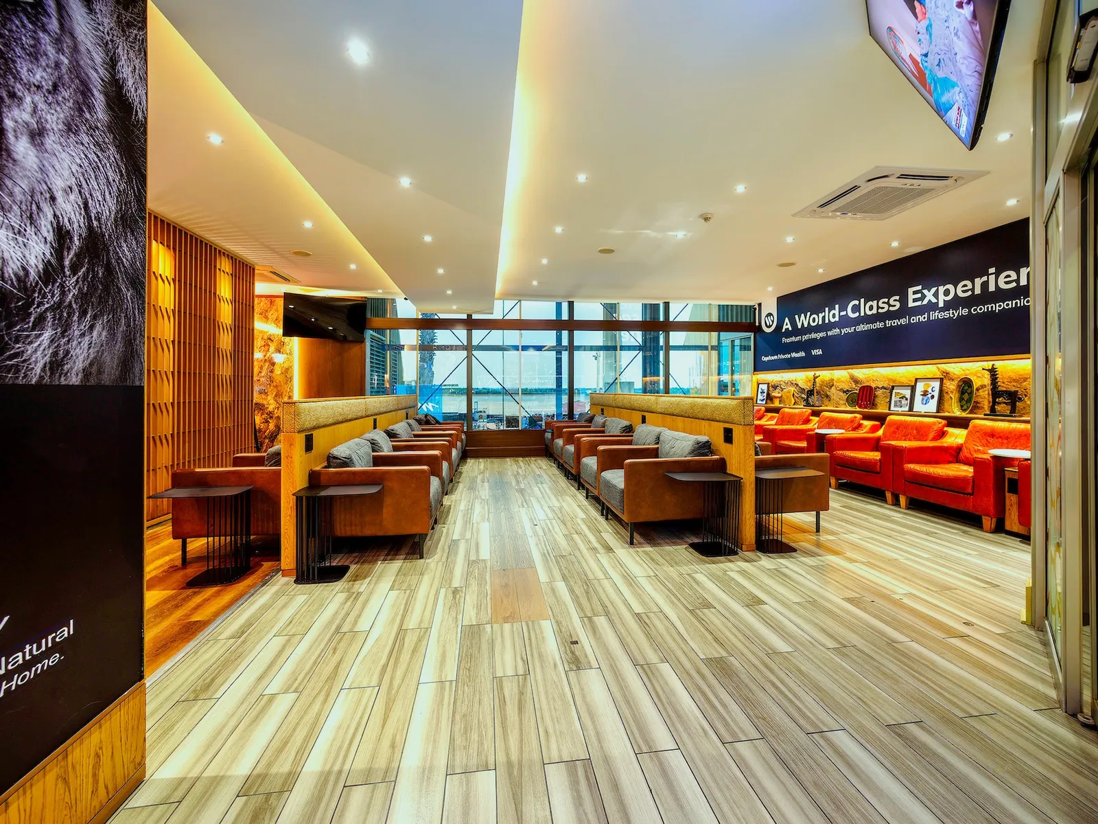 Paragon Premium Lounge, Виндхук Хосей Кутако: фото 2 из 3