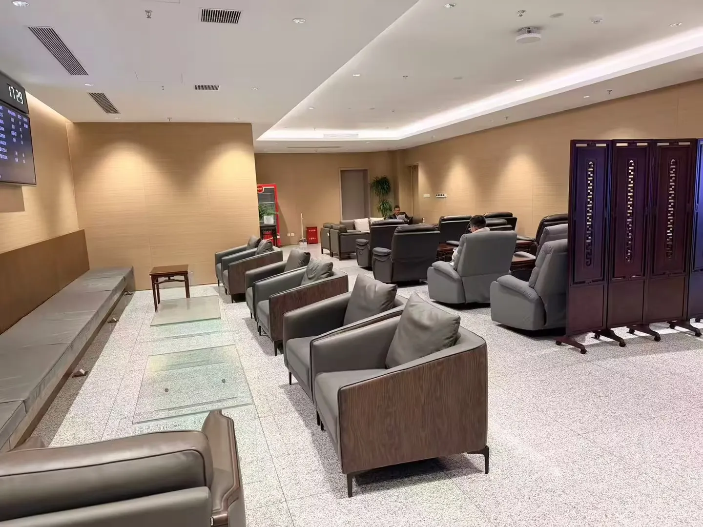 Airlines Lounge, Цзинин Цюйфу: фото 1 из 3