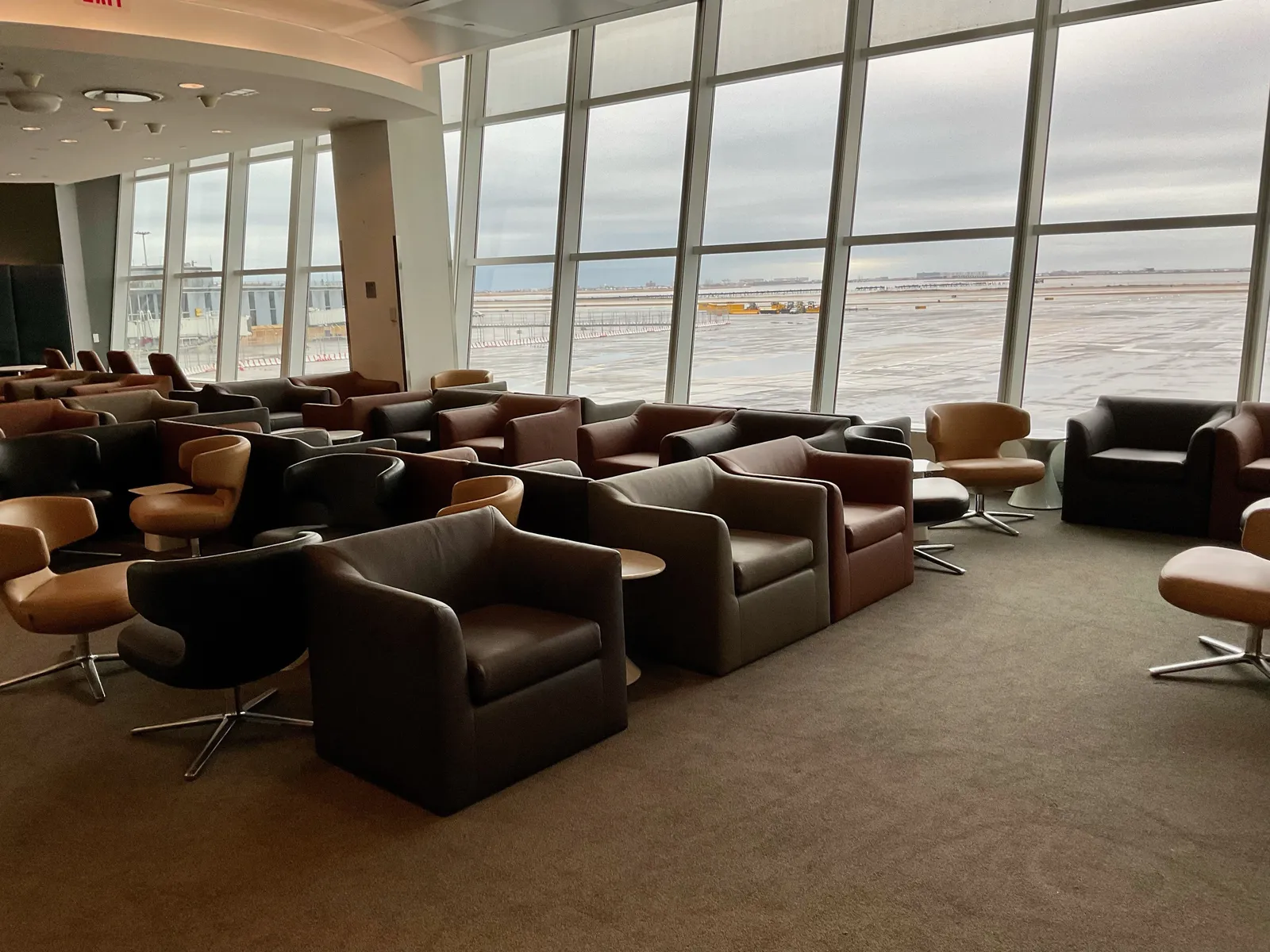 Lufthansa Business Lounge, Аэропорт имени Джона Кеннеди: фото 1 из 2