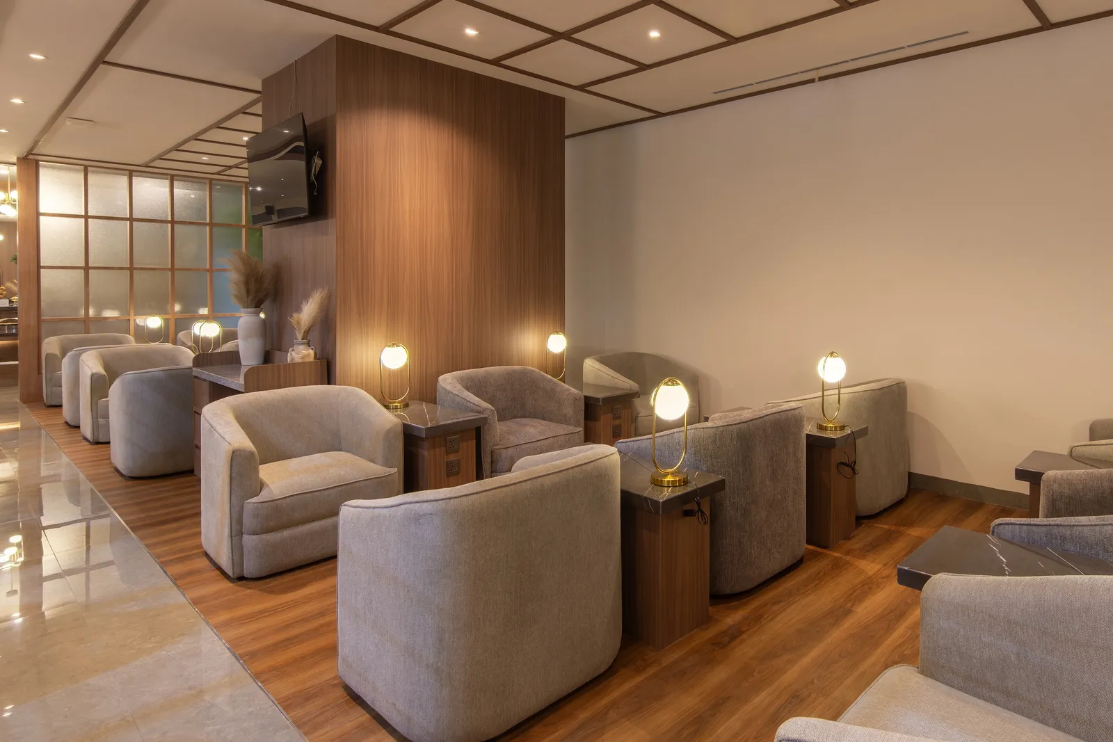Blue Sky Premier Lounge, Имени Джуанды (Сидоарджо): фото 2 из 3