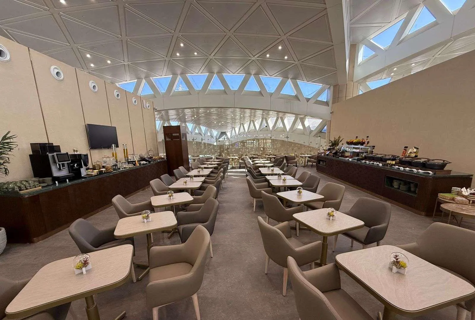Plaza Premium Lounge, Аэропорт имени Короля Халида: фото 3 из 3