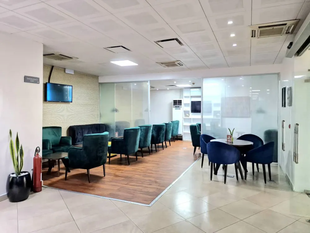 Newrest First Class, Аэропорт имени Мурталы Мухаммеда: фото 3 из 3