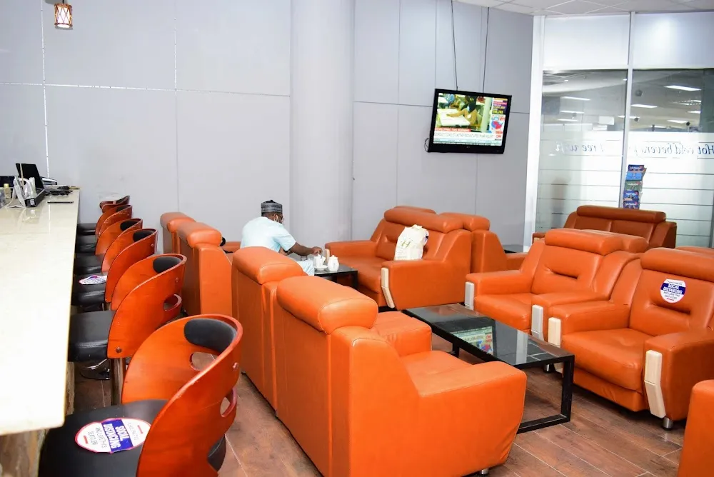 Lounge One, Ннамди Азикиве: фото 1 из 3
