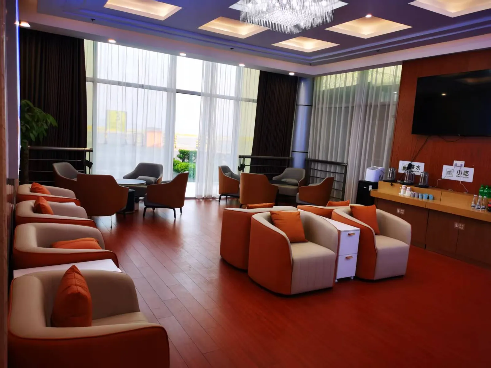 First and second class lounge, Паньчжихуа Баоаньин: фото 1 из 3