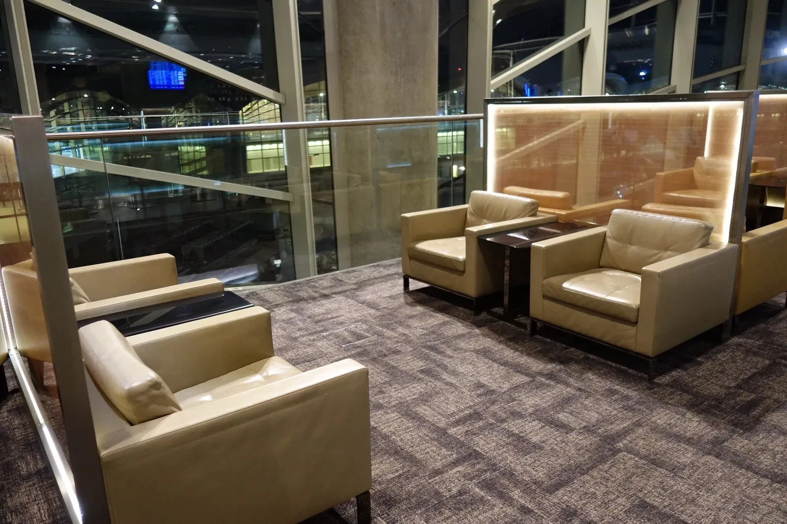 Crown Lounge, Аэропорт имени королевы Алии: фото 1 из 3