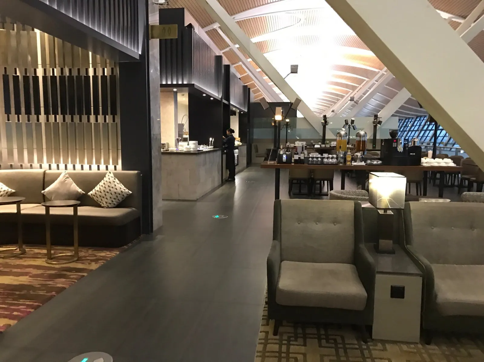 No. 77 China Eastern Lounge, Пудун: фото 1 из 3