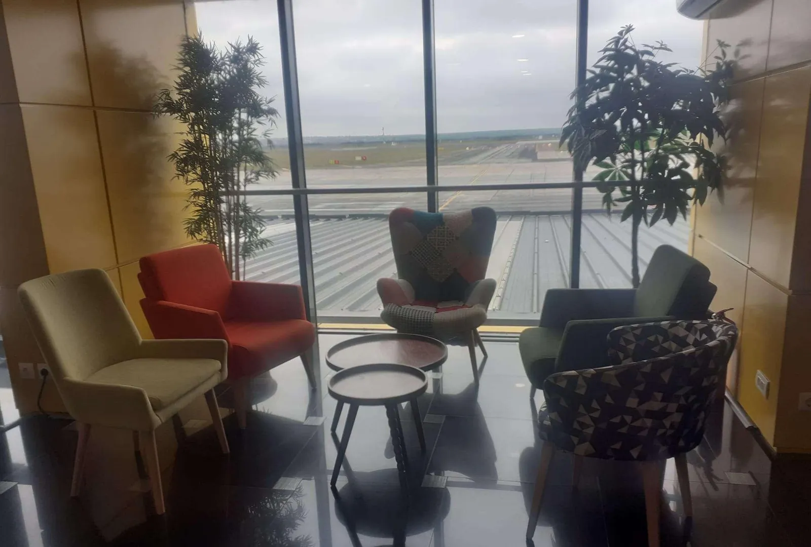 Schengen Business Lounge, Аэропорт имени Траяна Вуя: фото 1 из 3