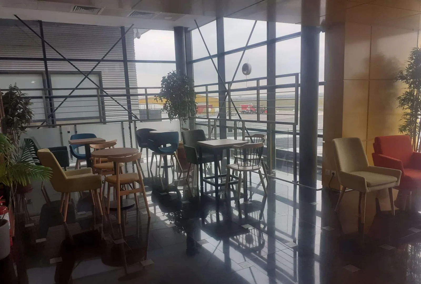 Schengen Business Lounge, Аэропорт имени Траяна Вуя: фото 2 из 3