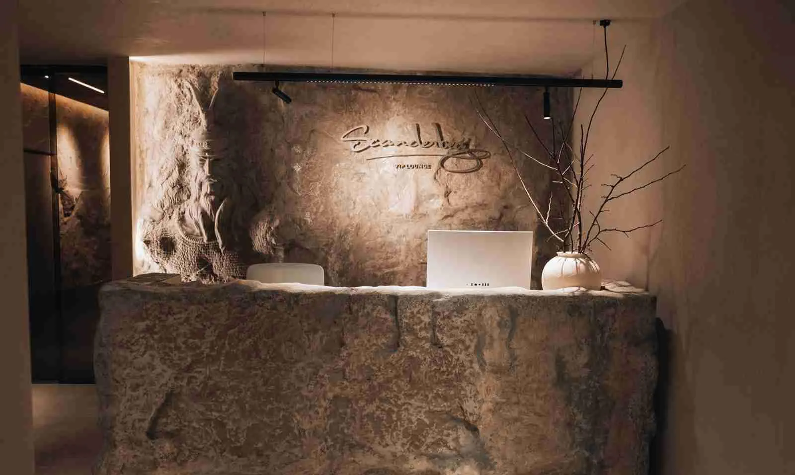 Scanderbeg VIP Lounge, Тирана: фото 1 из 3