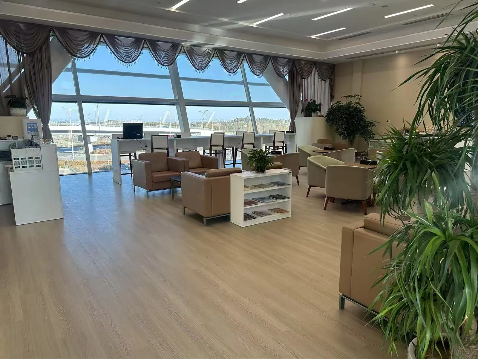 First Class Lounge, Юйян: фото 1 из 3
